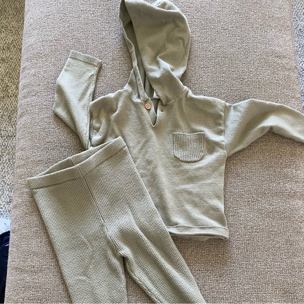 Modern Moments Sweater Set - 18 months - Green - VGUC